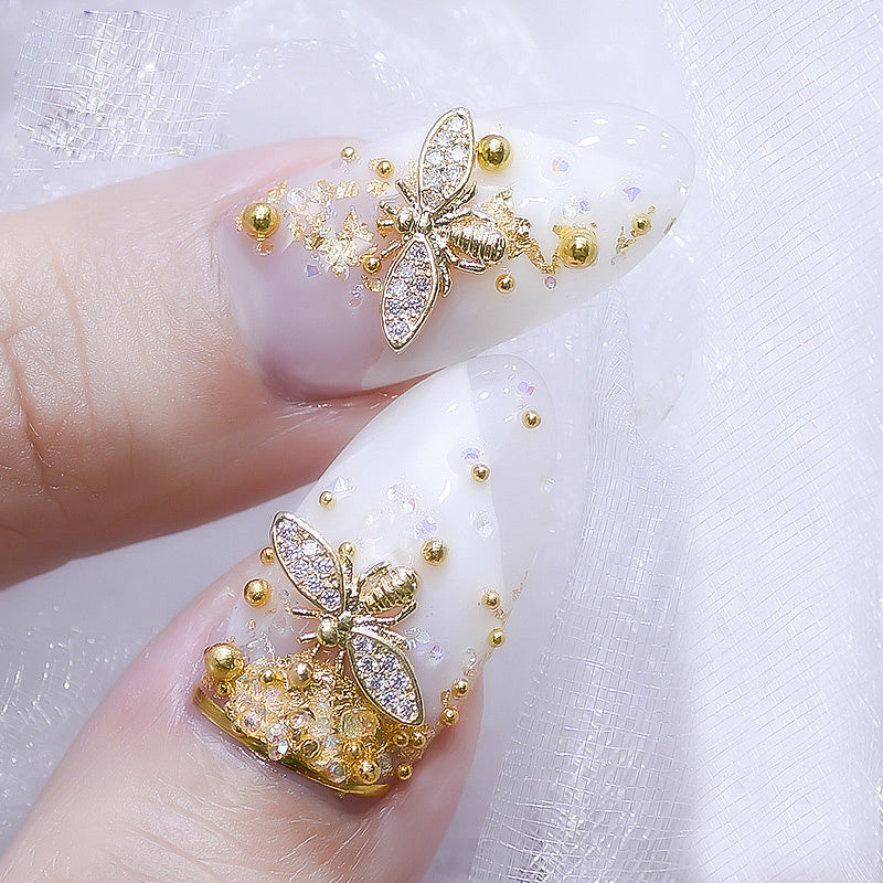 Diamond-studded bee DIY accessories Diamond-studded bee DIY accessories